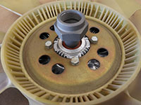 Separating fan from clutch