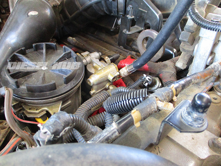 testing fuel pressure on a 1994 to 1997 Power Stroke engine