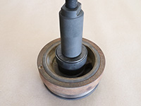 adapter sleeve and forcing screw installed